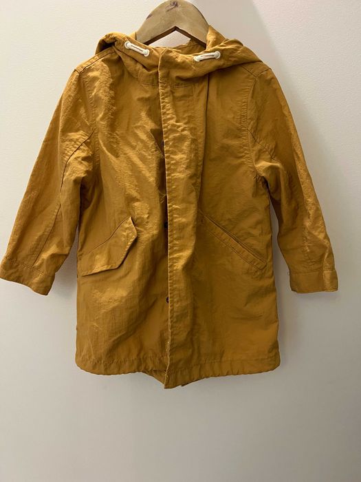 parka amarela 2-3 anos