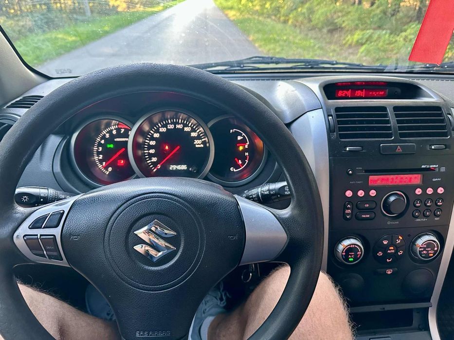 Suzuki Grand Vitara 2008 1.6 106km 4x4 hak terenowe opony