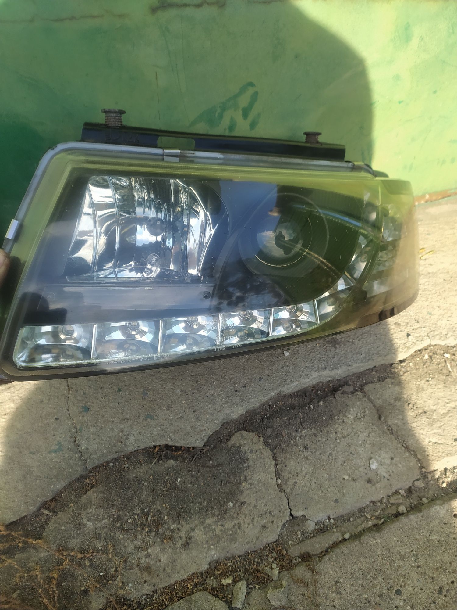 Lampa lewa sonar black tuning passat b5