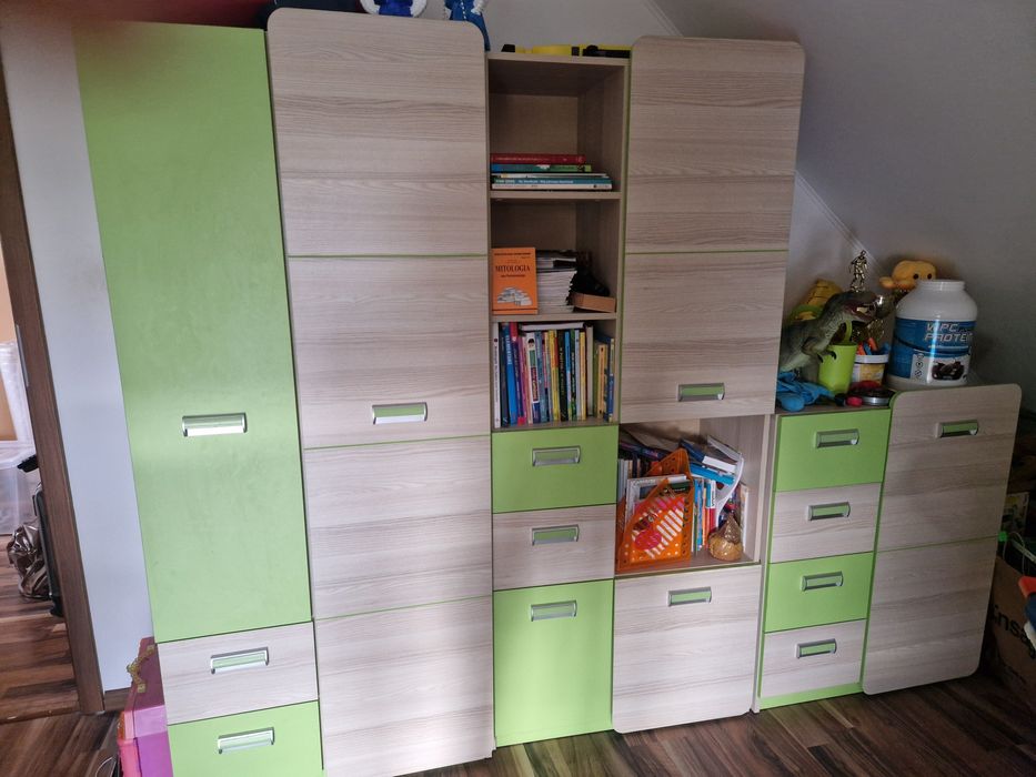 Komplet mebli dla dziecka + tapczan