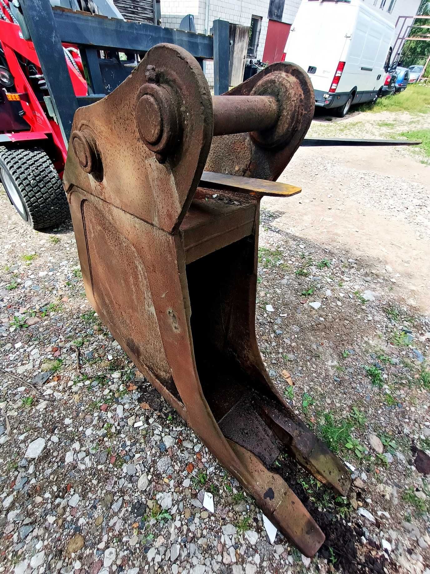 Łyżka wąska – szerokość 40 cm, grubość sworznia 80 mm
