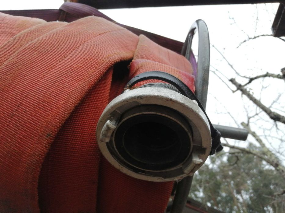 Mangueira de incêndio usada