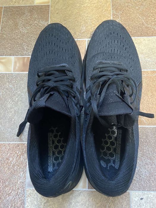 Кроссовки для бега