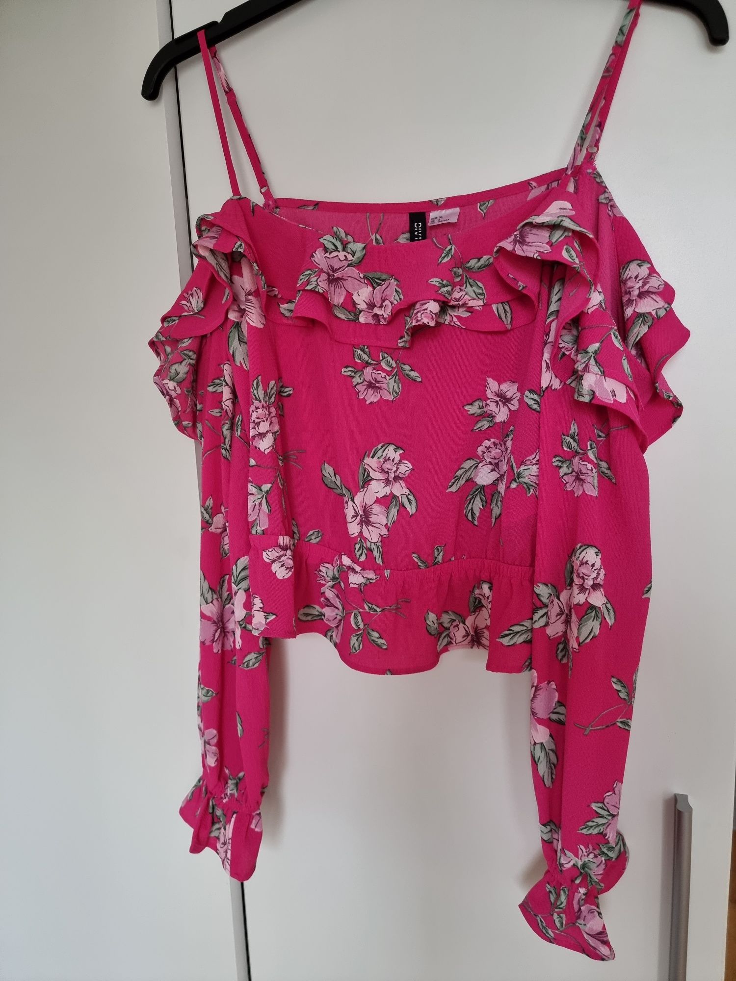 Różowa krótka bluzką z falbanką 36 H&M