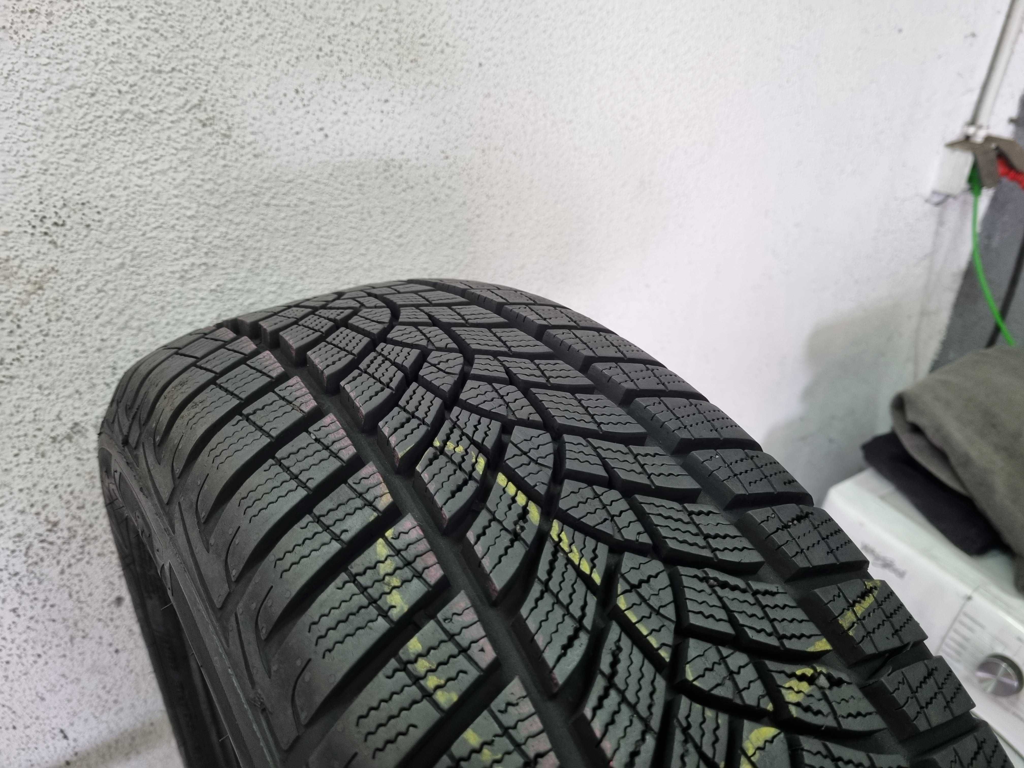 215/60/16 99H Goodyear UltraGripPerformance + D.3622