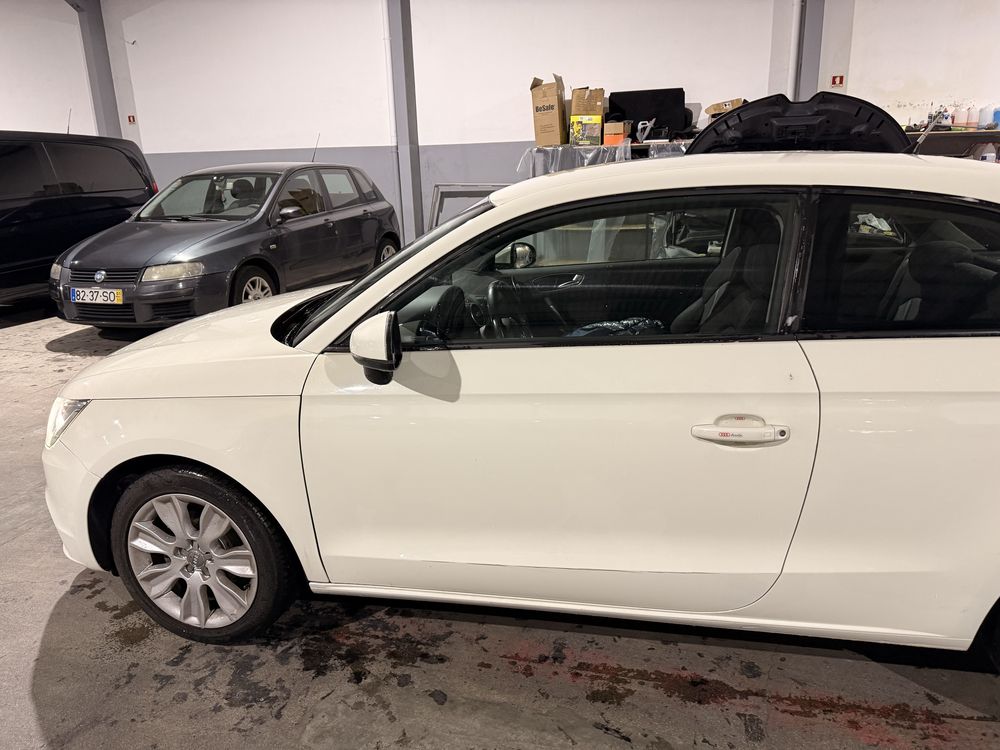 Audi A1 1.6 TDI - 2012 - Branco - 2 Portas