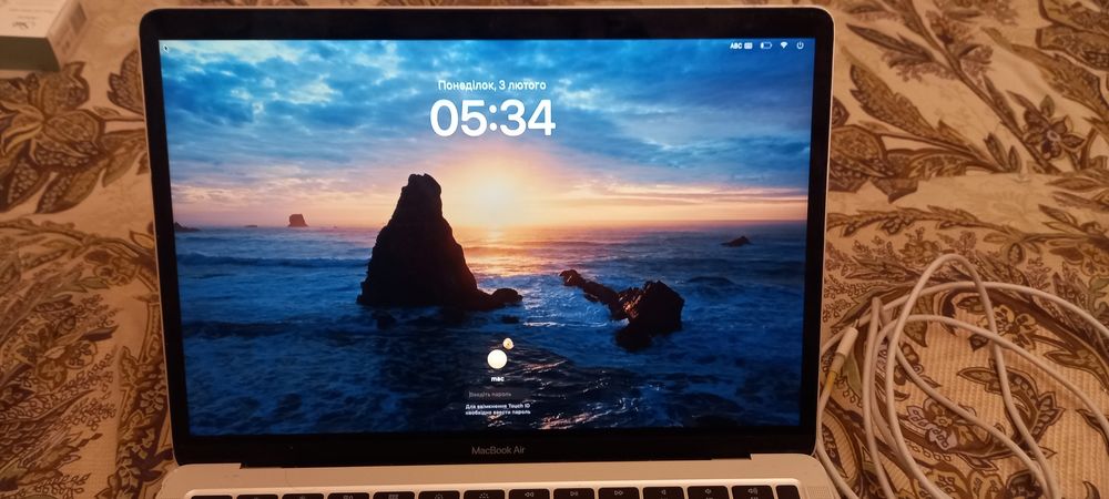 MacBook Air 2020 intel i3/8/256 (продаж або обмін)