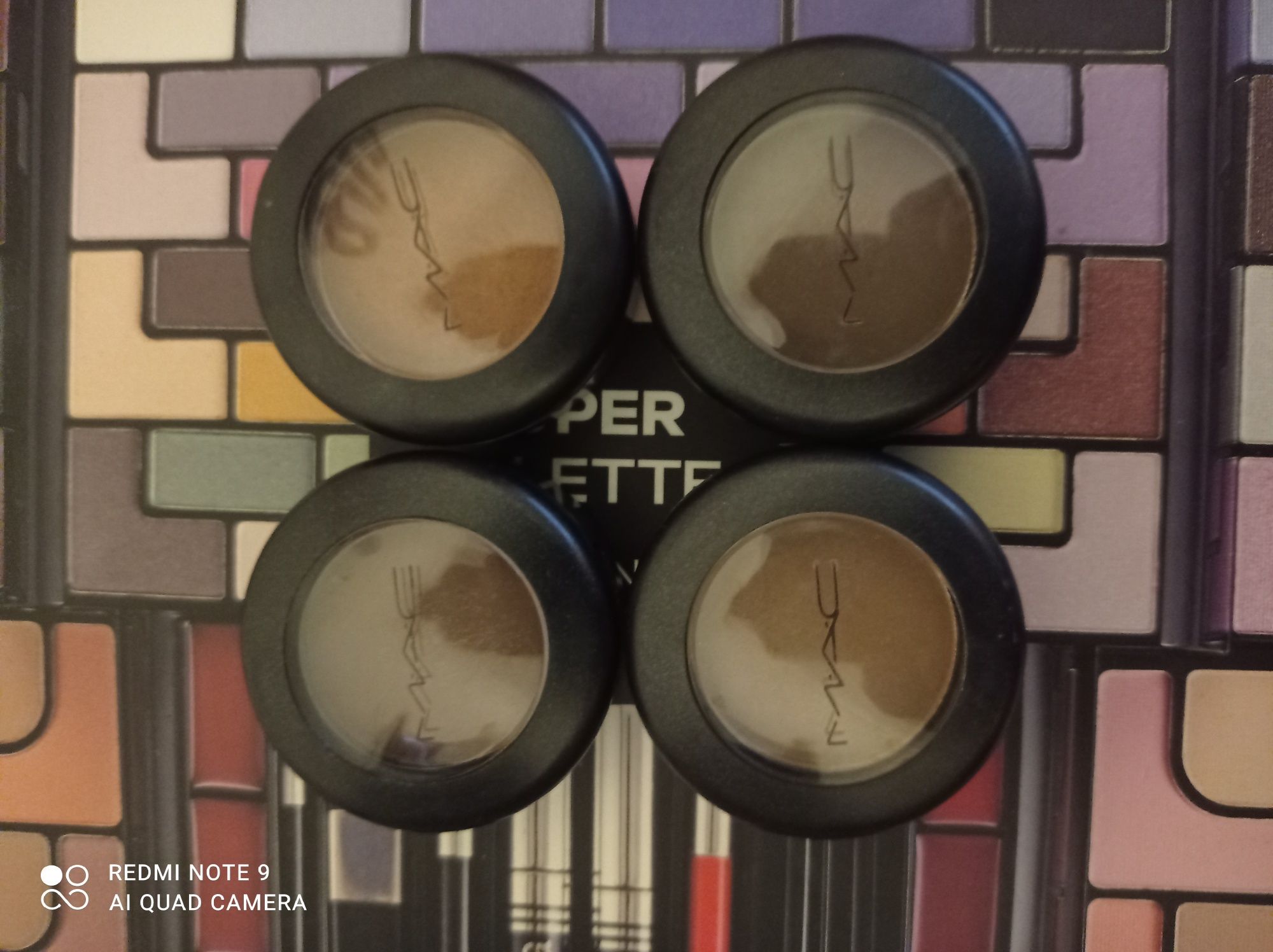 Sombras de olhos da MAC.