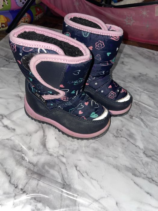 Чобітки дитячі зимові.