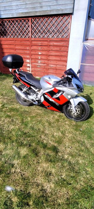 Honda cbr f4i 600