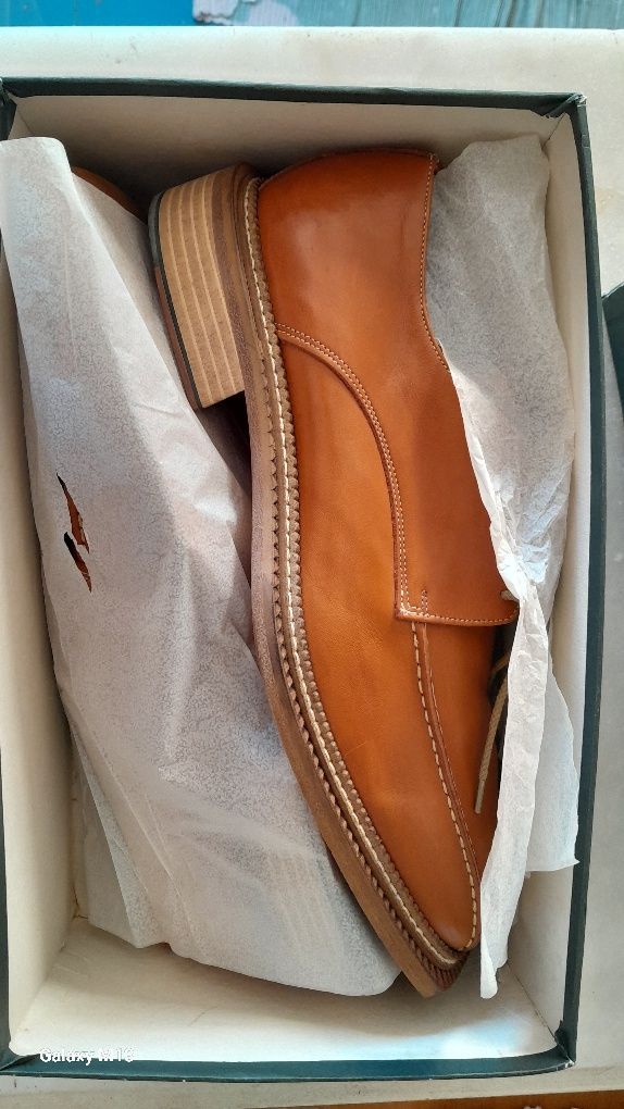 Sapatos homem em pele novos tamanho  44 italianos