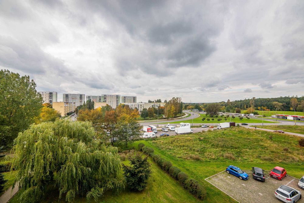 2 pokoje z balkonem | spokój, dużo światła i park na wyciągnięcie ręki