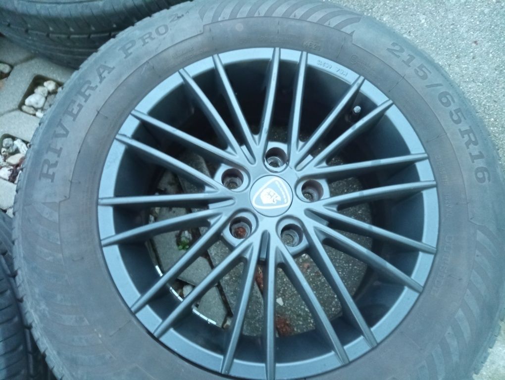 Dacia Duster felgi z oponami 215/65/16 Aluett