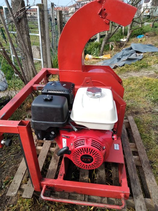 Aspirador de folhas industrial