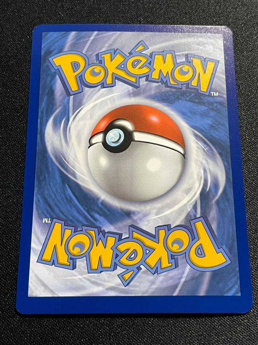 Carta Pokémon Schoolgirl 239/264 Fusion Strike