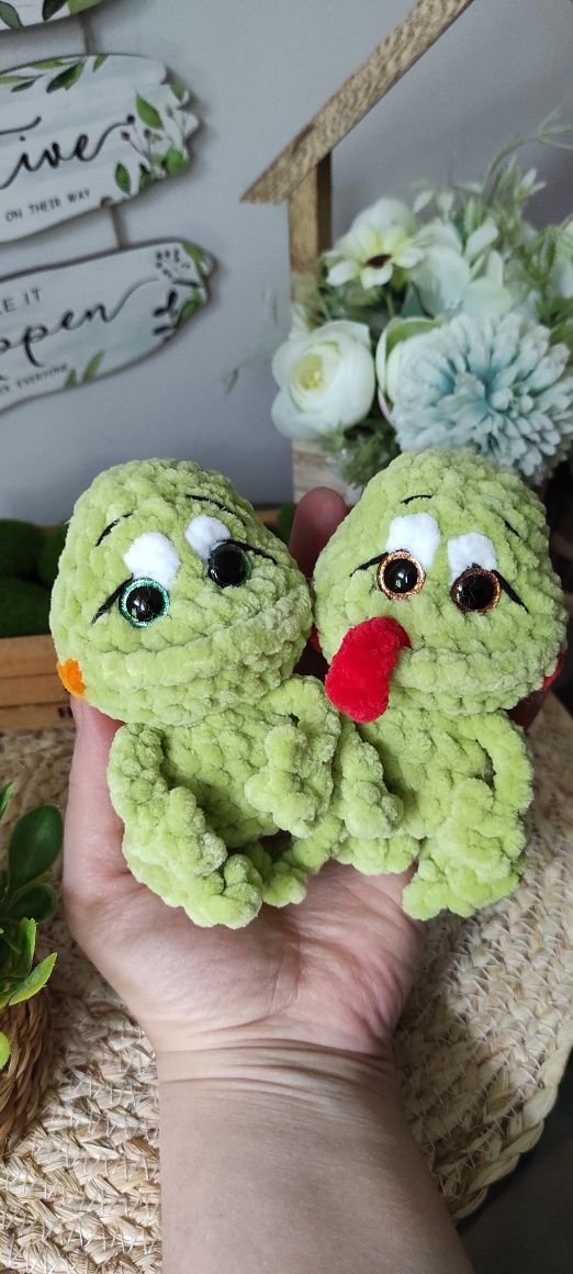 Żabka, maskotka szydełkowa 10 cm