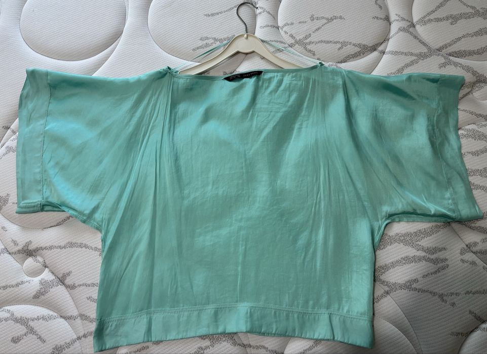 Blusa manga quimoso azul cetim