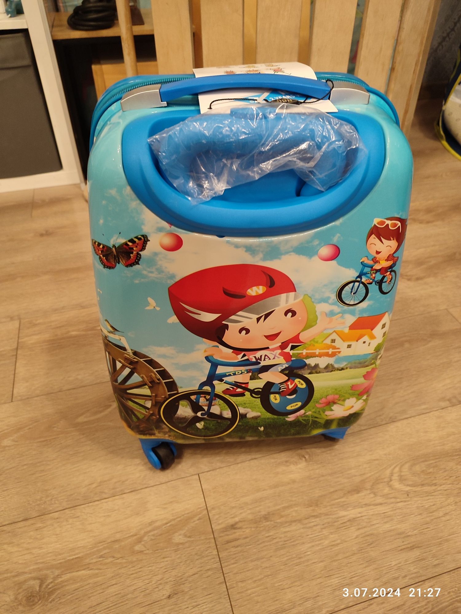 Nowa walizka podróżna dla dziecka Rowerzysta