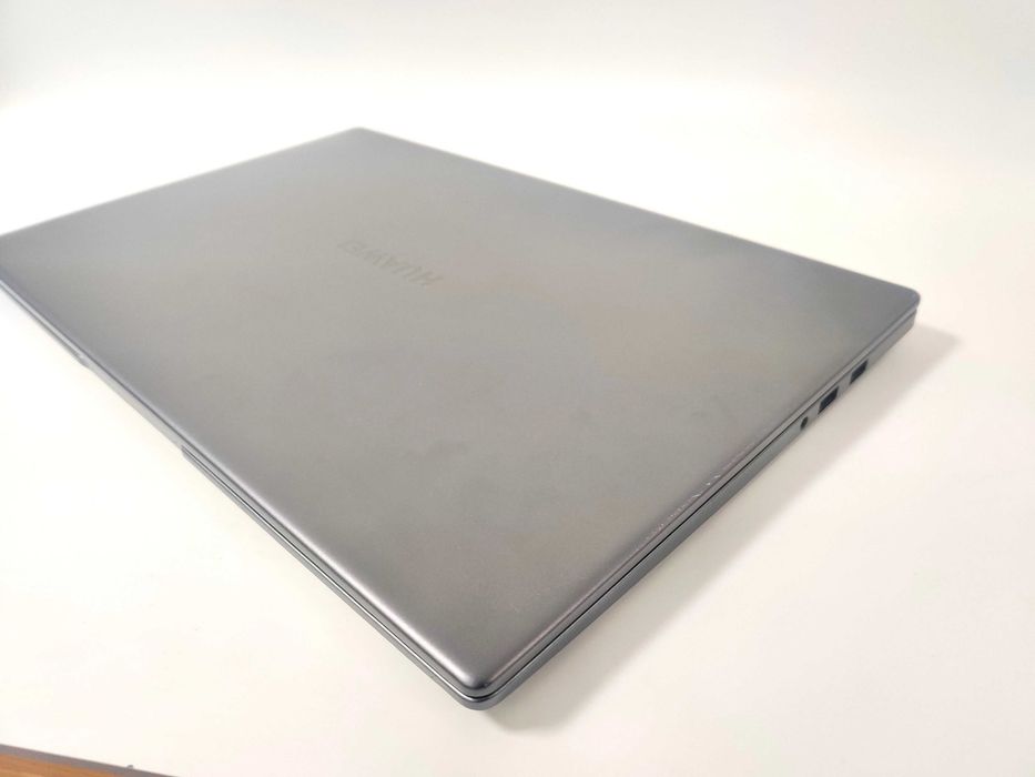 Huawei MateBook D15 AMD Ryzen 5 3500U/RAM 8GB/SSD 256GB