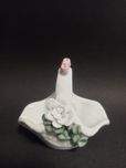 Porcelanowa figurka wazon