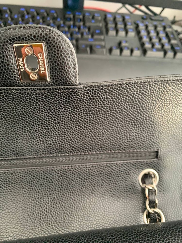 Продається оригінальна сумочка Шанель Chanel в гарному стані вживана