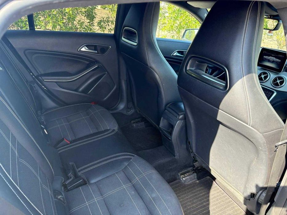 Mercedes-Benz CLA 180 Shooting Brake Urban 2015 – Excelente estado