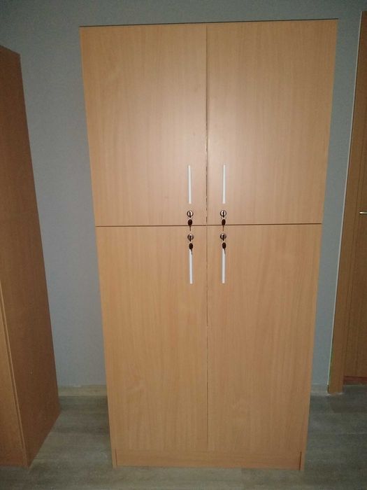Szafa Prima buk zamykana na klucz