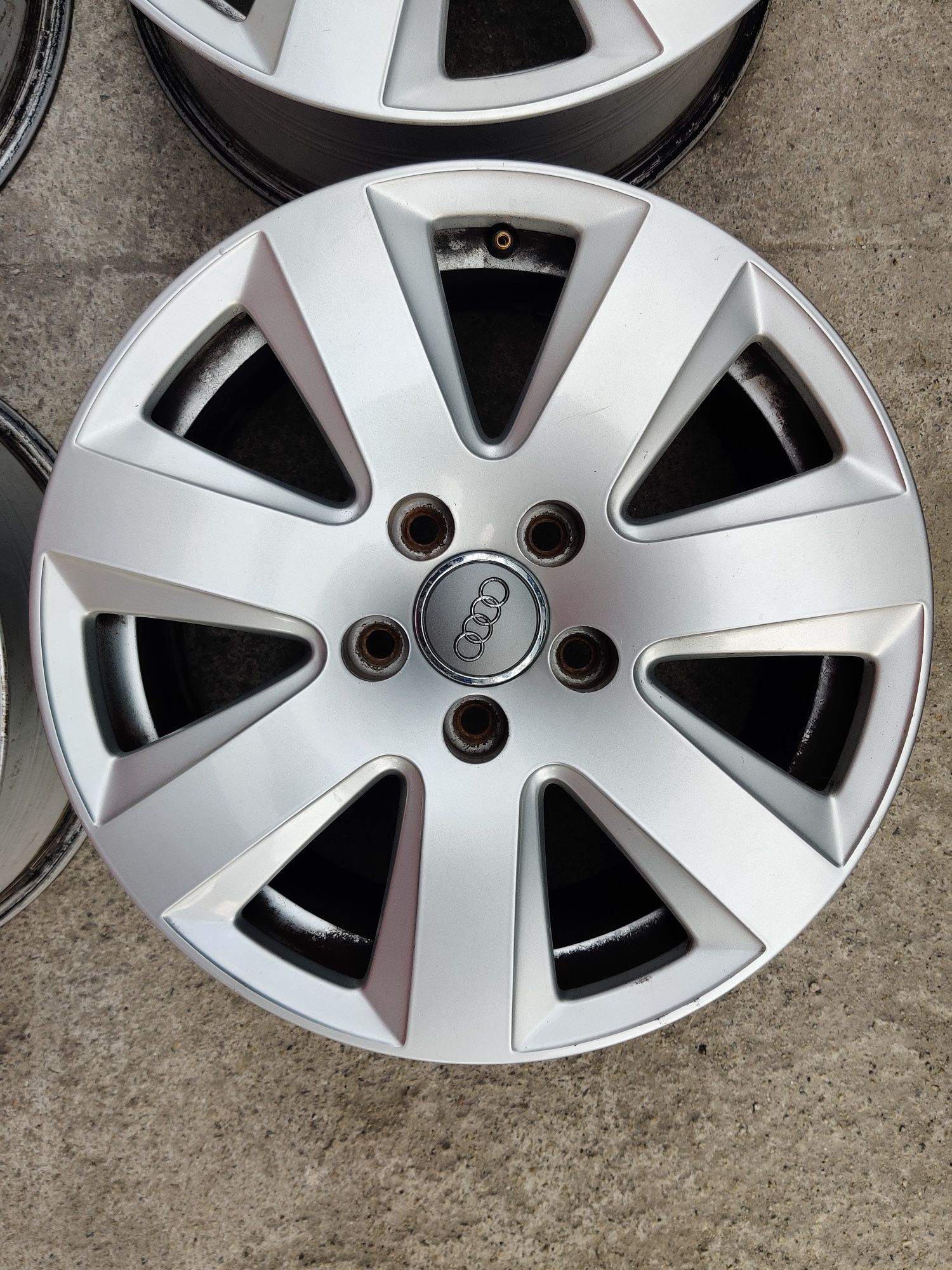 Диски Audi R16 5x112