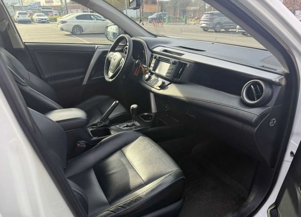 Toyota RAV4 2.5, 2016, 159 000 км