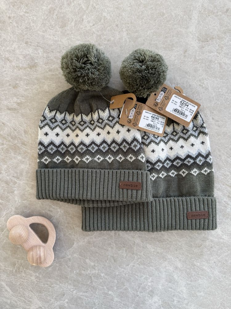 Czapka zimowa Newbie r. 44/46 Kappahl zielona z pomponem -nowa z metką