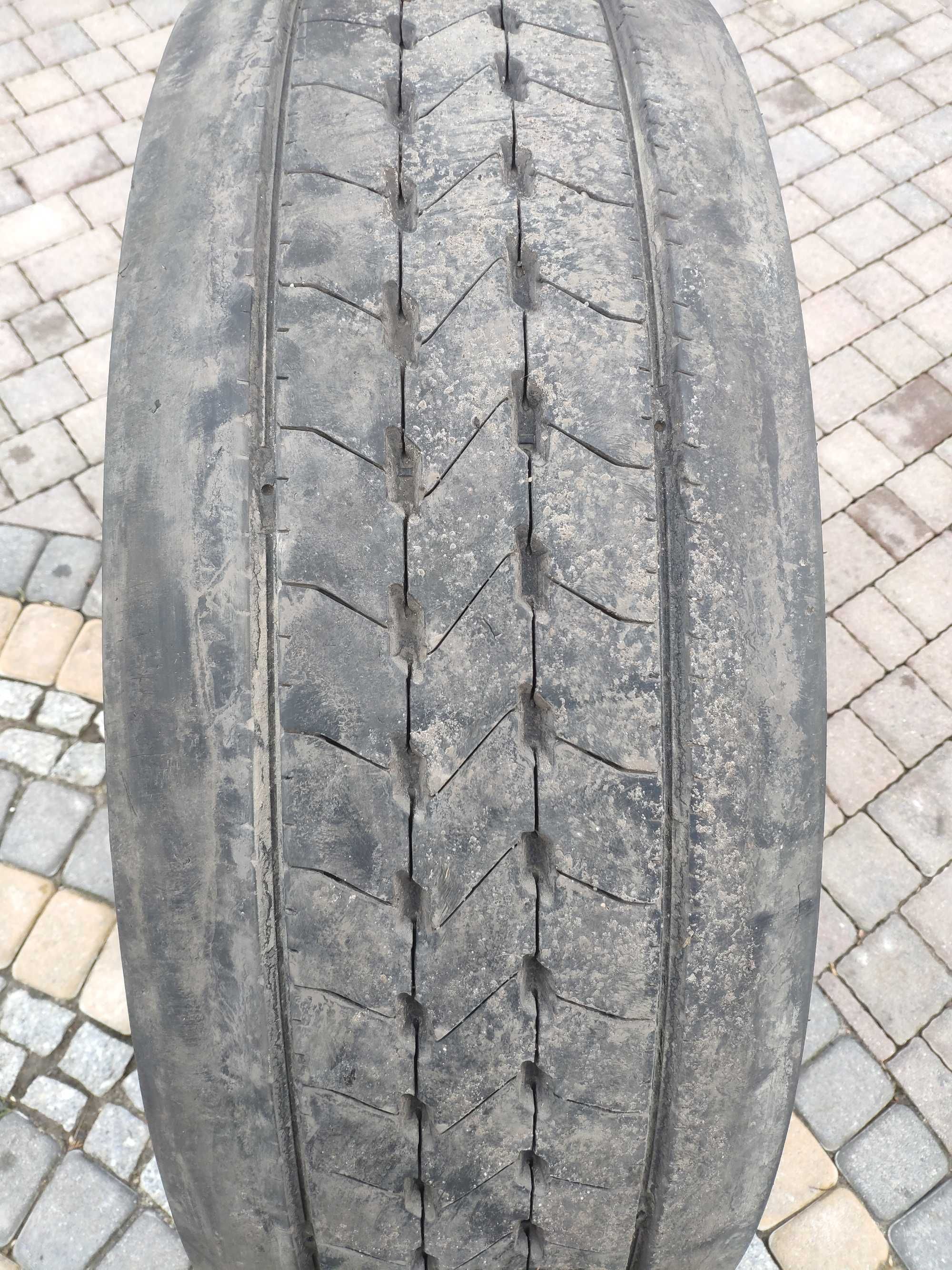 Opona Opony 315/70R22,5 " GOODYEAR KMAX S GEN-2 przód prowadząca HL