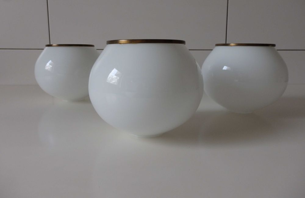Klosze białe kule , komplet 3 szt. z lat 70 tych. Do żyrandola.
