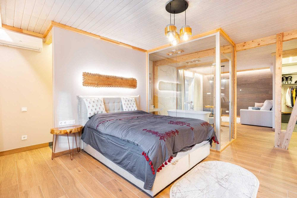 Продажа комплекса: два энергоэффективных дома 280 м² + 120 м² Осокорки