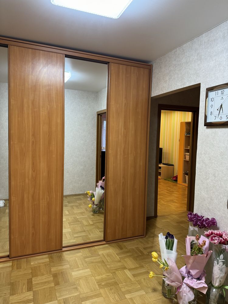 Вишневе продаж 3-х кімнатноі квартири по вулиці Святоюрьївська