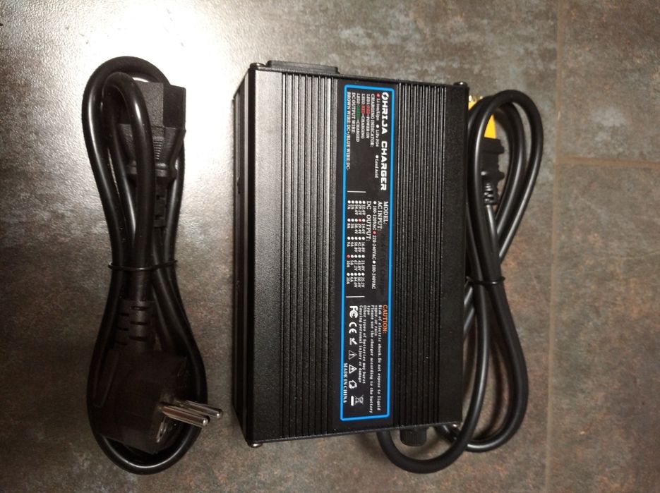 Зарядное устройство 29,4в 10 ампер