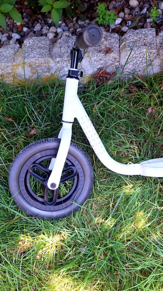 Biały rowerek biegowy Btwin Runride Decathlon