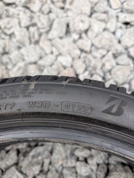 Комплект зимових шин Bridgestone 225/40 R18 225*40 18 Blizzak LM005