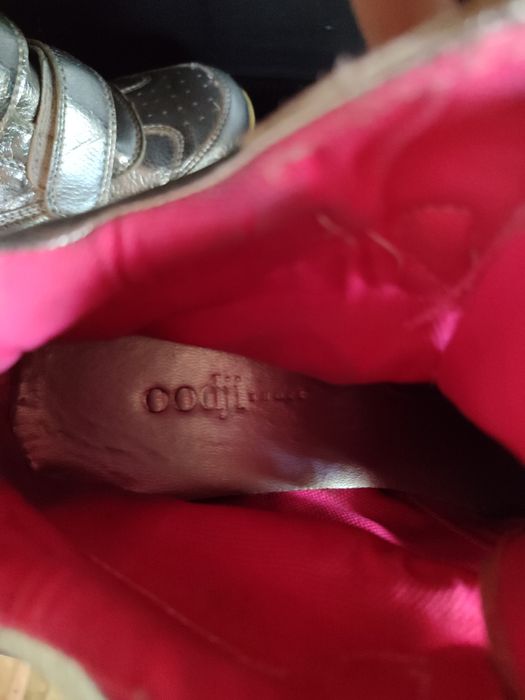 Продам сникерси р39