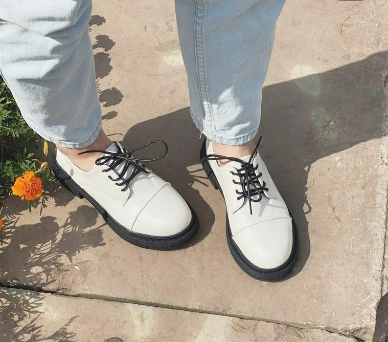 Кроссовки дерби белые