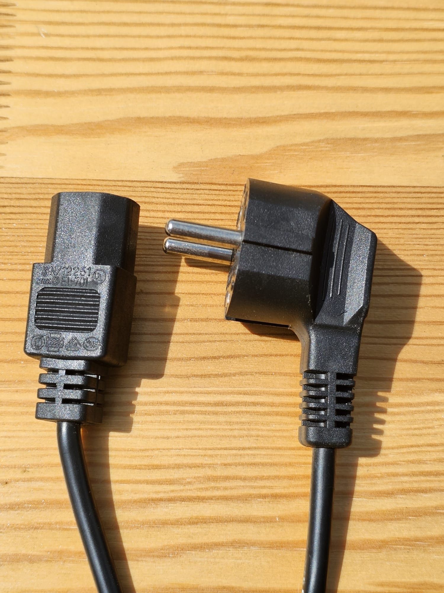 Kabel zasilajacy trapezowy 1.5 m