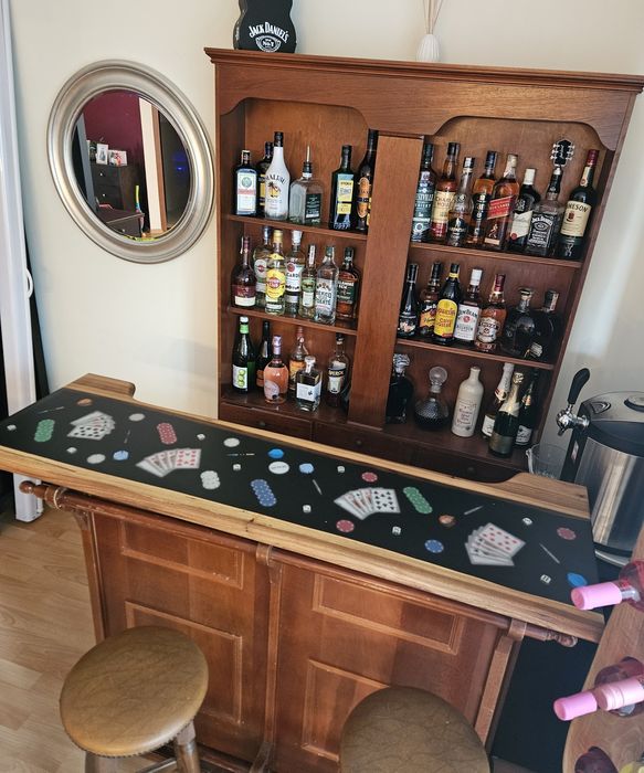 Bar domowy dwa krzesla