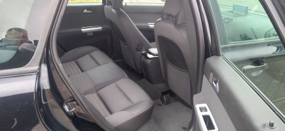 Volvo V50 rok 2010 silnik 2.0B 145km przebieg 172.000 km