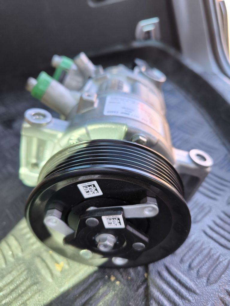 Kompresor Klimatyzacji Mahle Gwarancja  23 m-ce VW Touran
