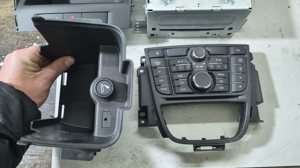 Radio samochodowe opel astra j 4 IV cd300 aux