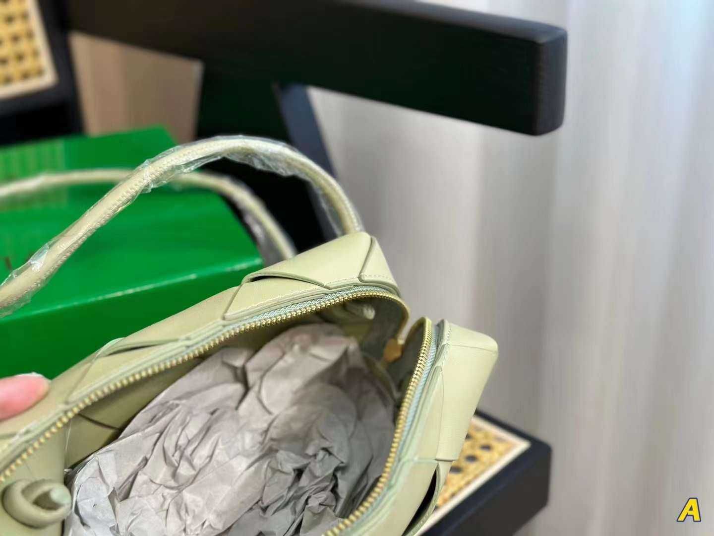 Torebka damska nowa Bottega Veneta 444-01
