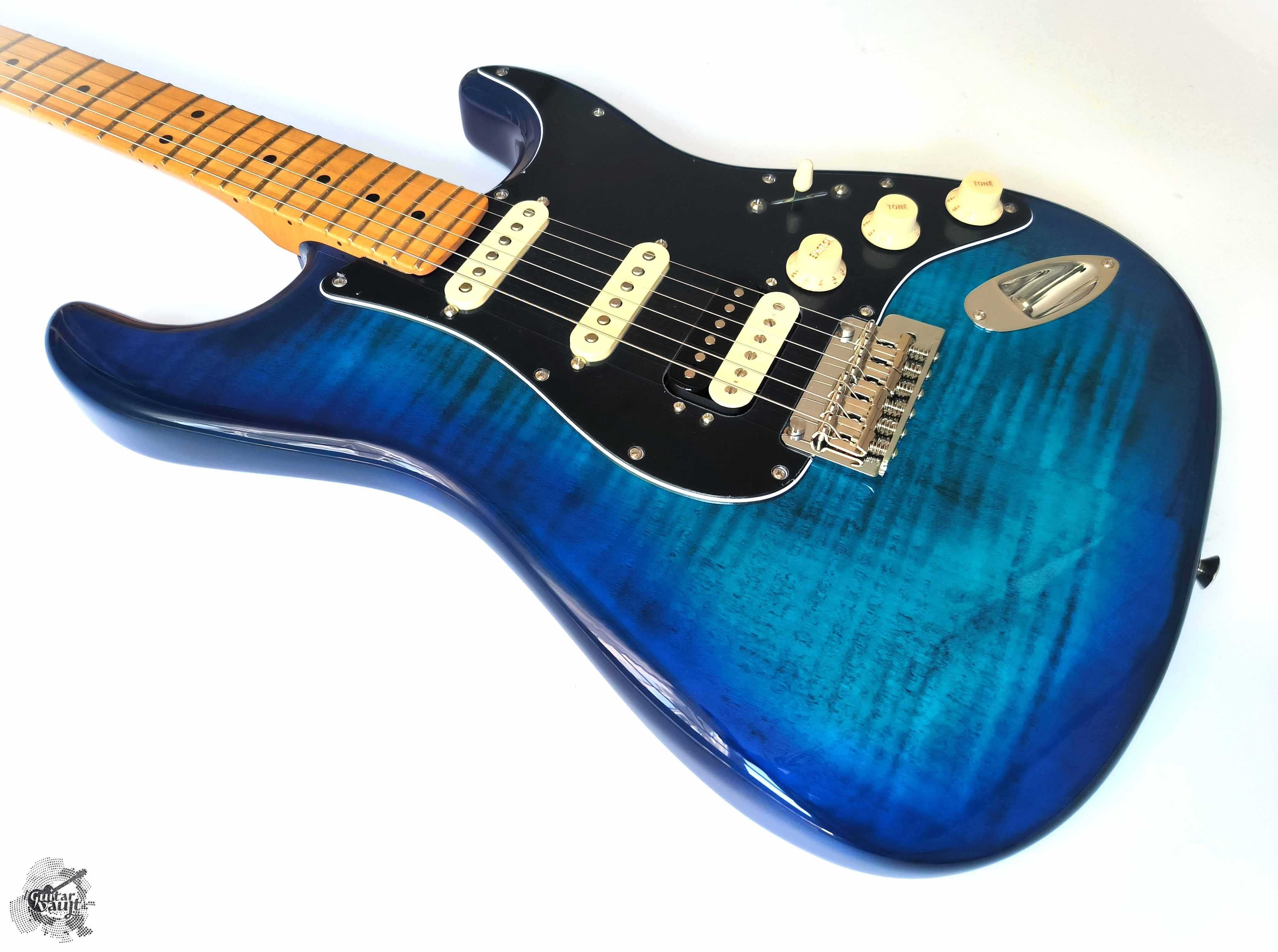 '2025 Fender® Limited Edition Player II Stratocaster® HSS Blue Burst