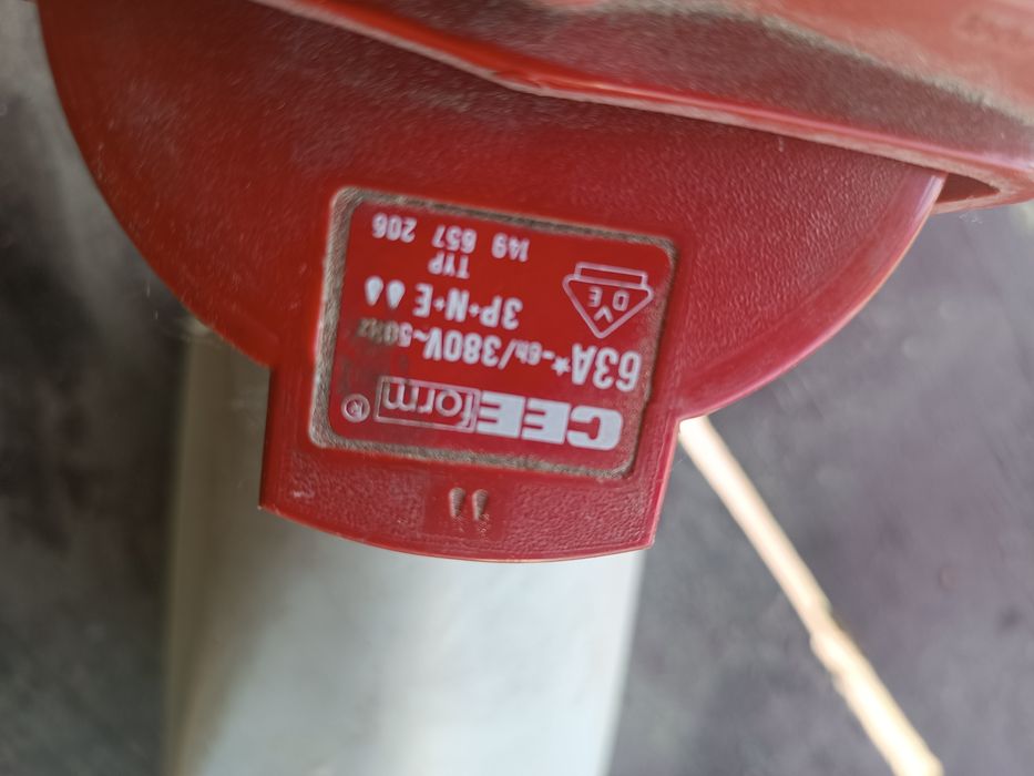 Gniazdo stałe wtyczka siłowa 63A 6p 400v