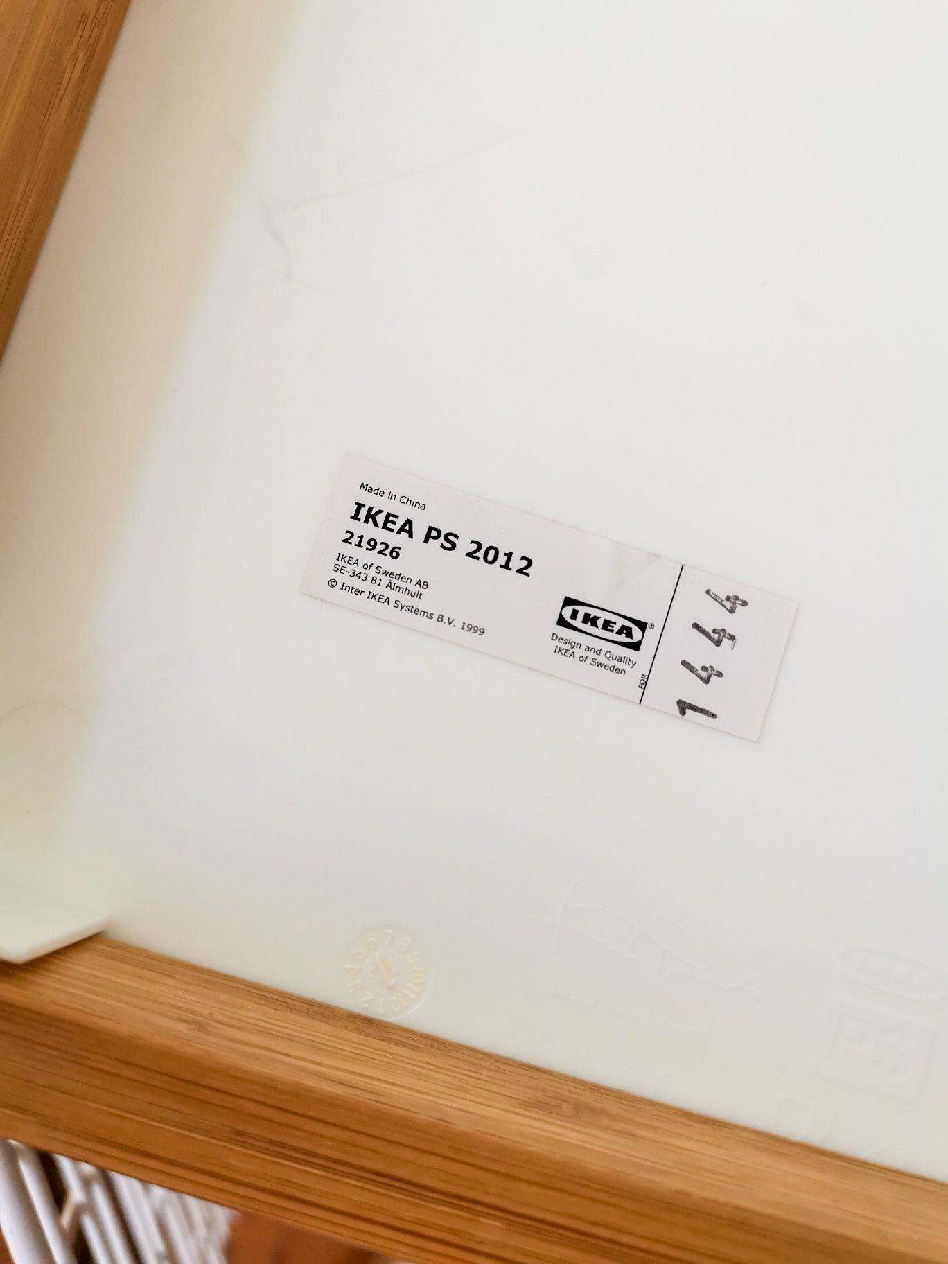 1 mesa de apoio IKEA PS 2012