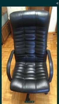 Продам офисно-домашнее компьютерное кресло