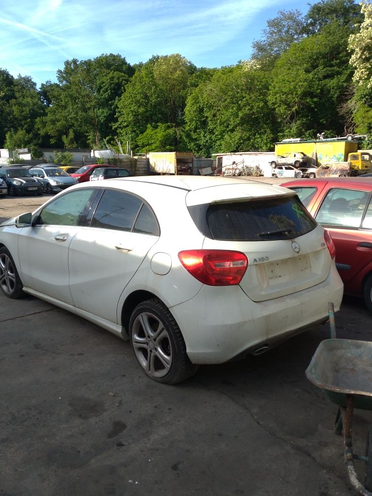 Quadrante Mercedes-Benz Classe-A (W176). 2013 OM651.901